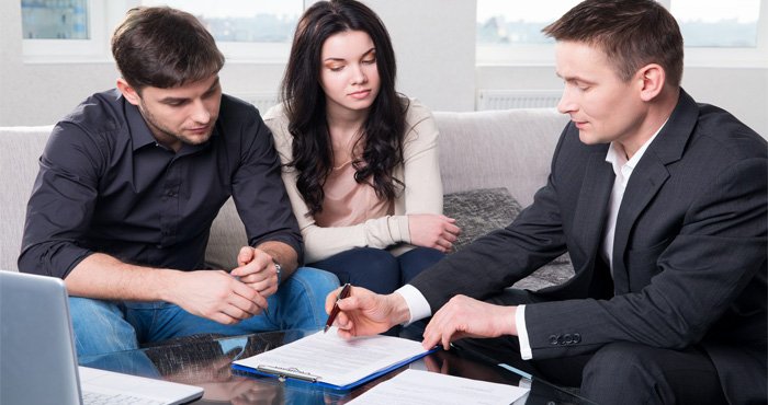 Вас попросили стать поручителем: что нужно знать и чего опасаться