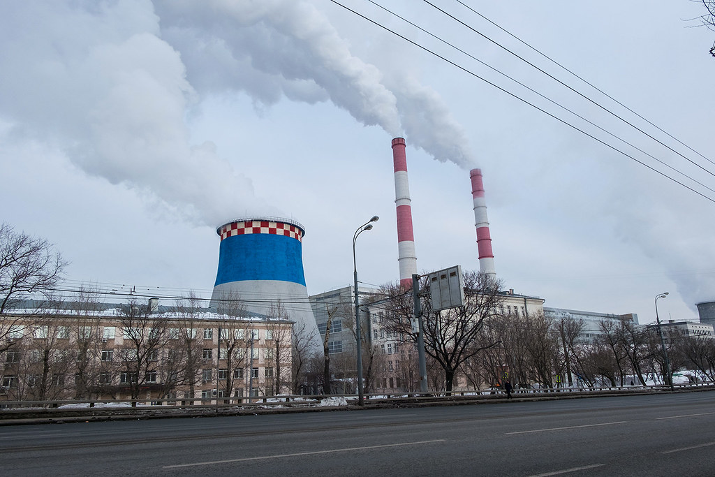 Долг за услуги ЖКХ по России составил около 1,3 трлн рублей