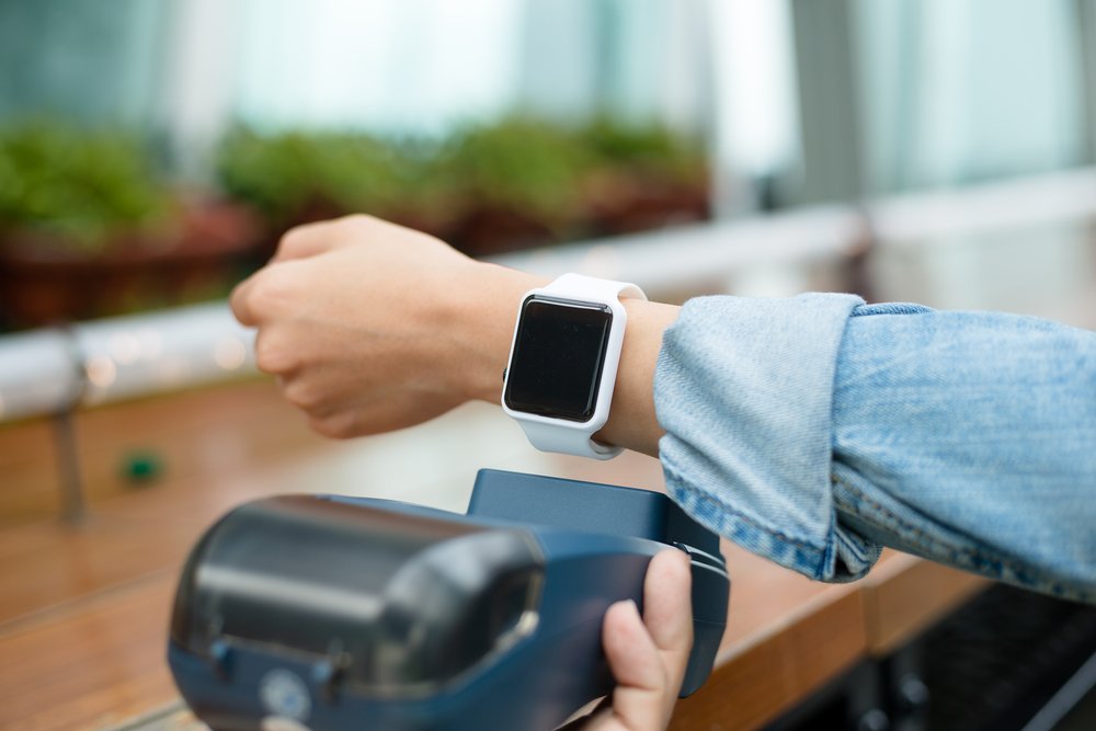 Смарт-часы с NFC для оплаты