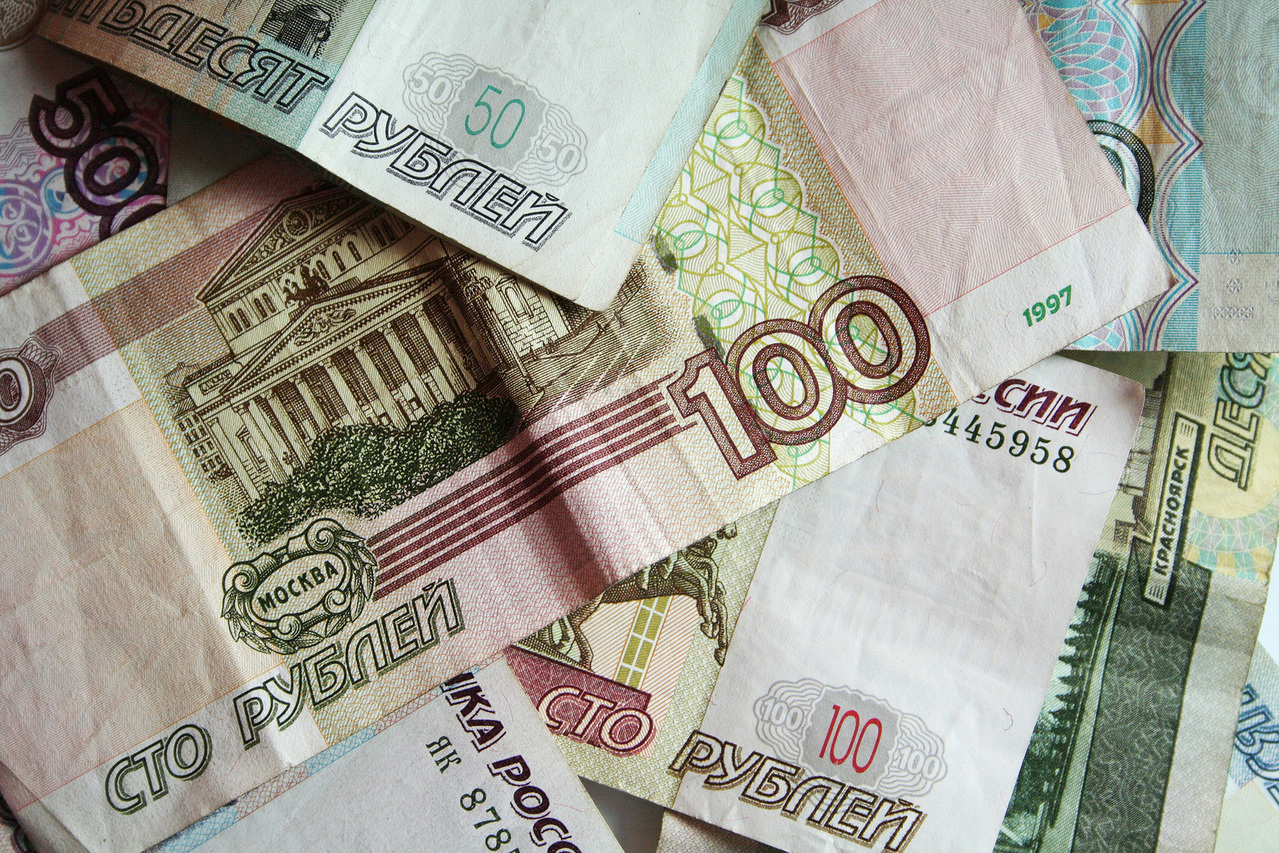 Доход россиян среднего класса продолжает снижаться