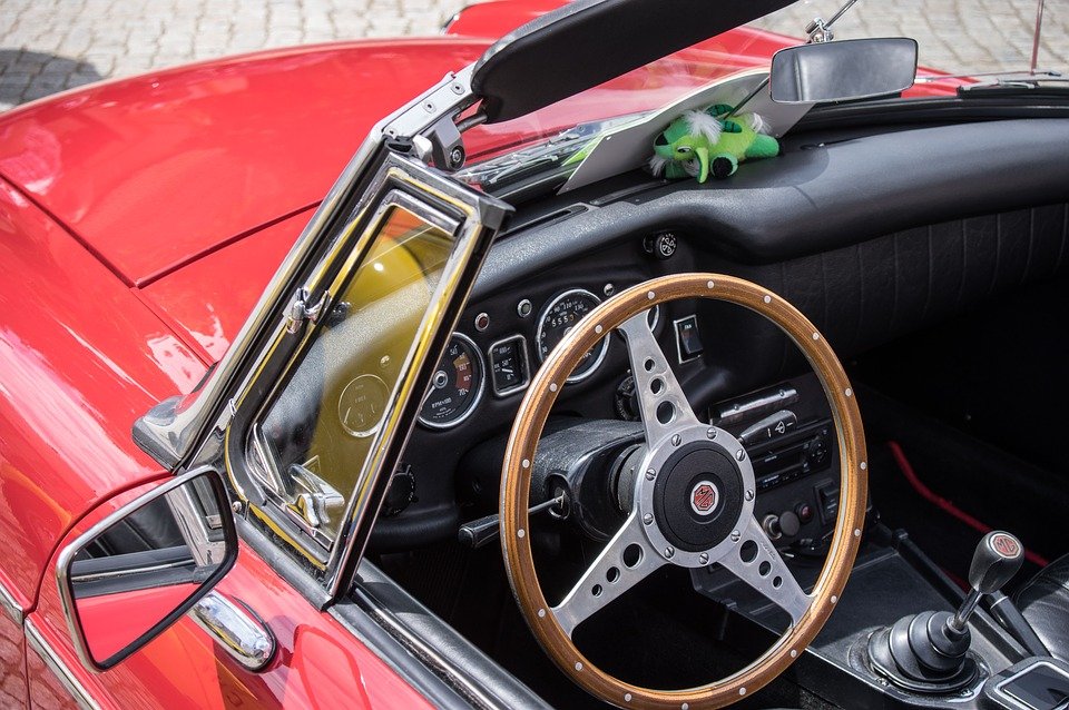 Ставки по автокредитам продолжат падение