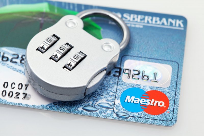 Карта Maestro Сбербанка России — преимущества и недостатки