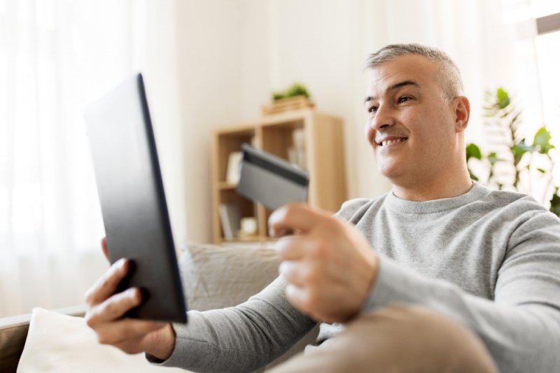 Кредитные карты банка «Русский Стандарт»:  виды и условия оформления