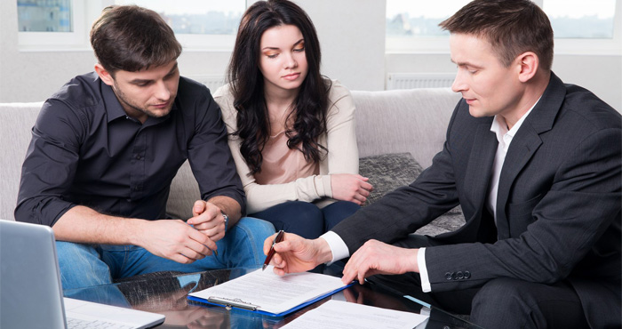 Вас попросили стать поручителем: что нужно знать и чего опасаться